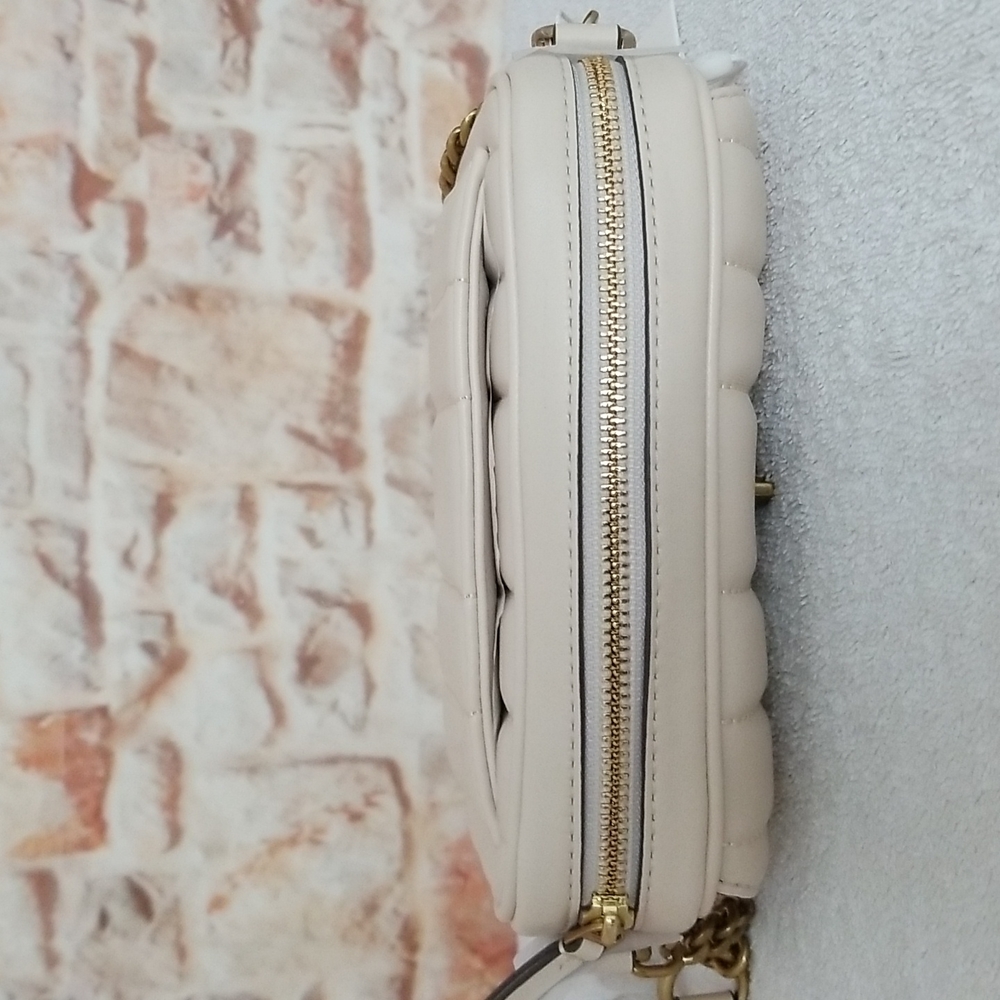New Tory Burch Mini Kira Quilted Leather Camera Bag - Picture 8 of 14